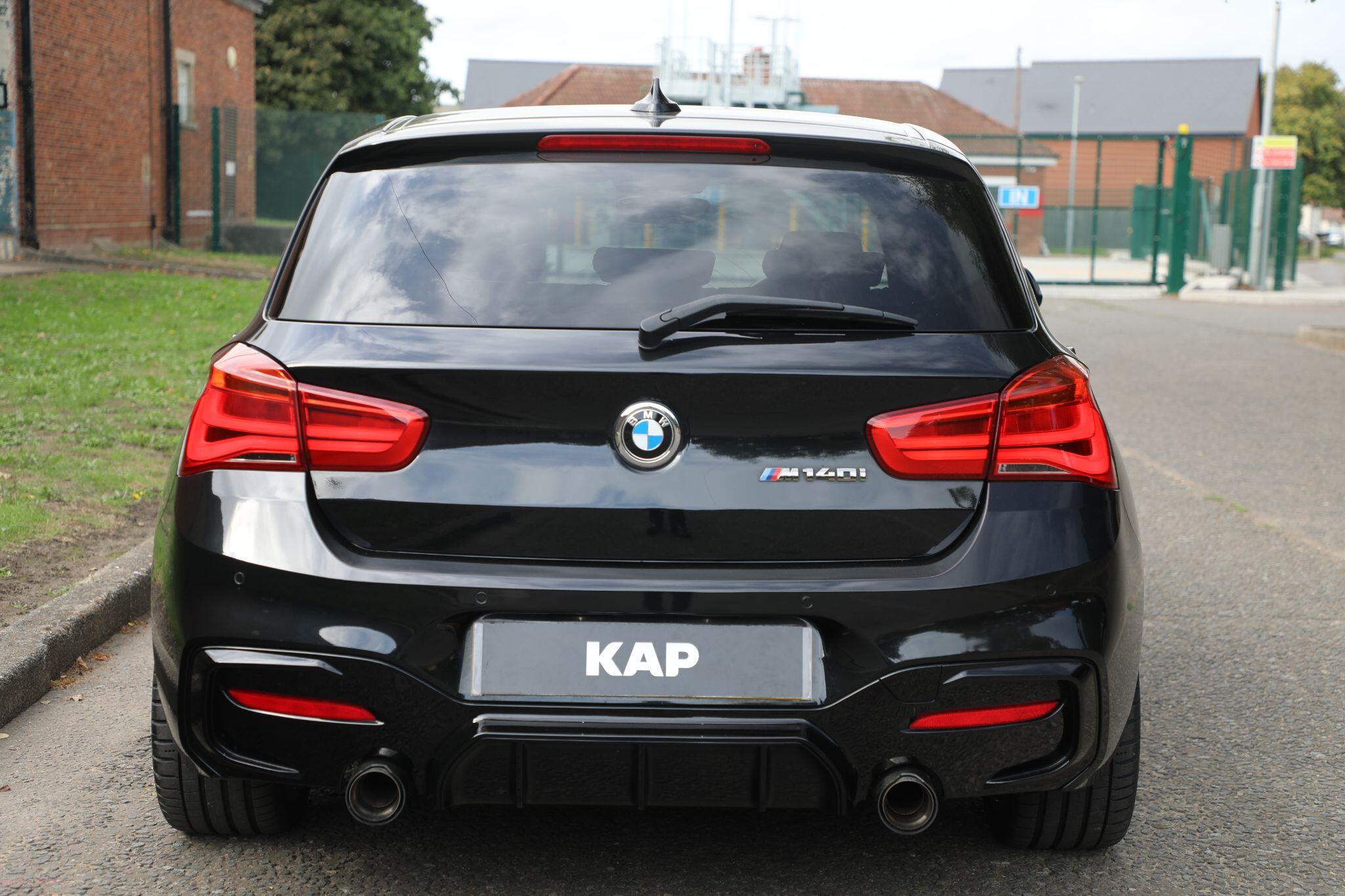 Large vehicle image